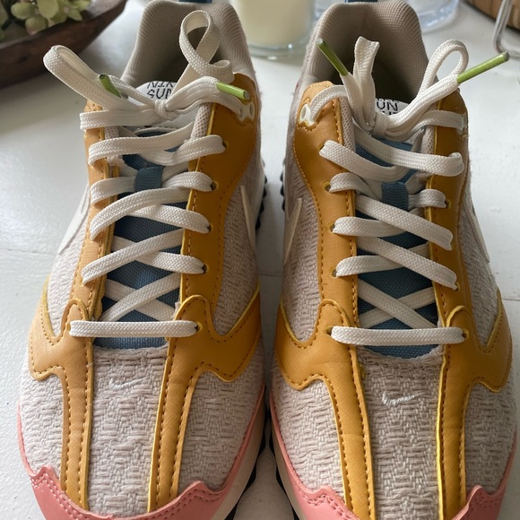 Nike Sun Club shoes. Hard to find - Picture 4 of 16